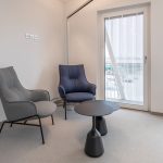 Hochwertige Living Office Möbel und modernes Design für produktive Arbeitsumgebungen.